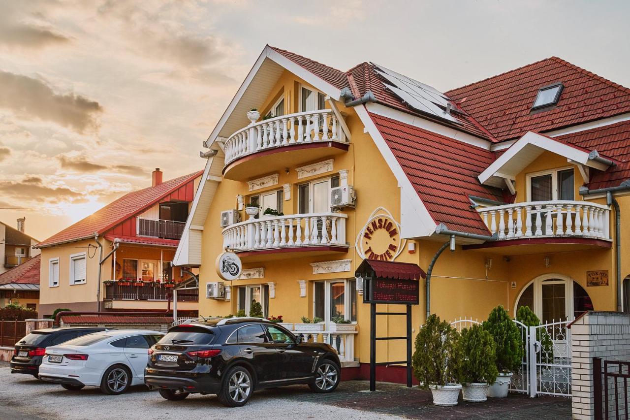 Hotel Tokajer Wellness Panzio Keszthely Esterno foto